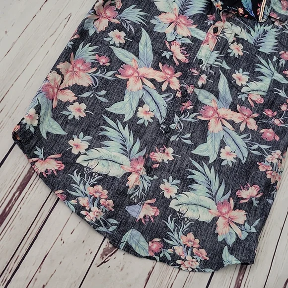 Cactus Floral  Print Button Down - Picture 3 of 8